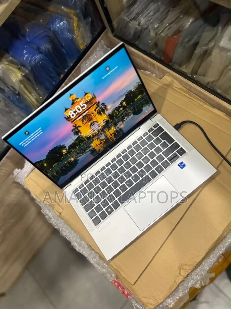 New Laptop HP EliteBook 1040 G8 8GB Intel Core i5 SSD 256GB