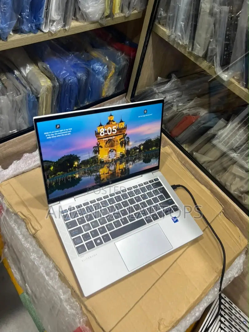 New Laptop HP EliteBook 1040 G8 8GB Intel Core i5 SSD 256GB