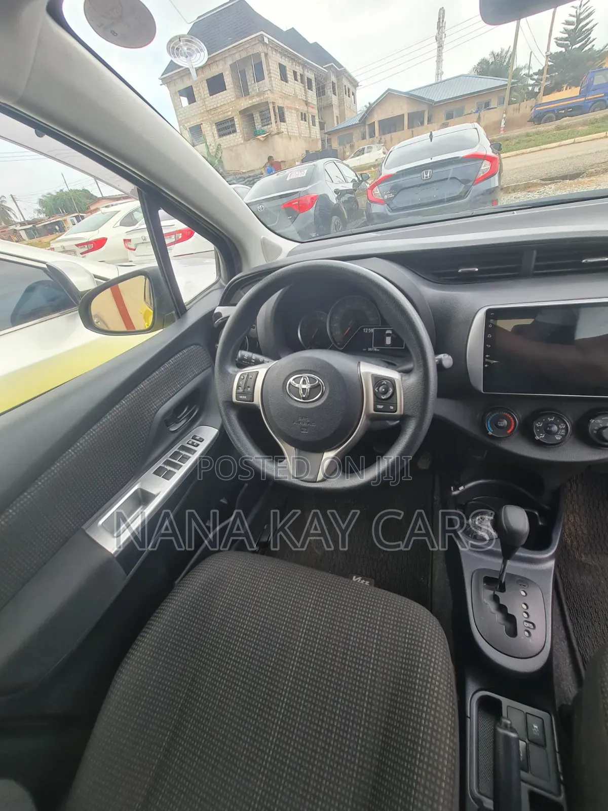 Toyota Vitz 2015 Yellow
