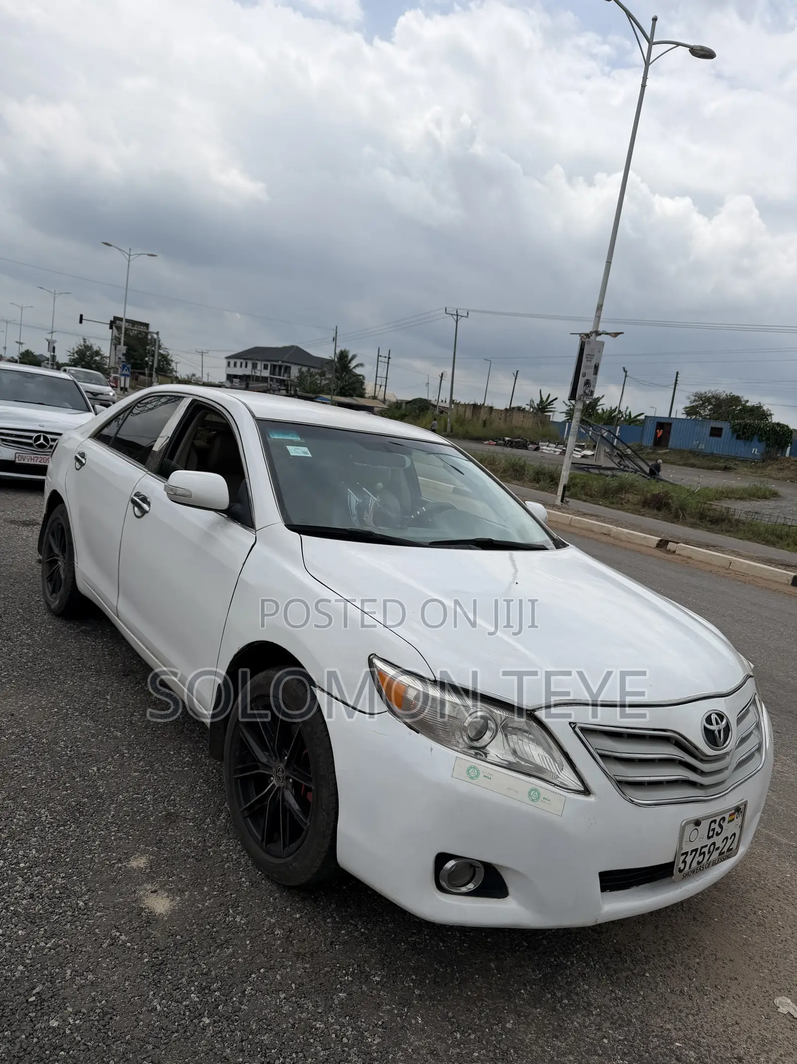Toyota Camry LE 4dr Sedan (2.5L 4cyl 6A) 2011 White