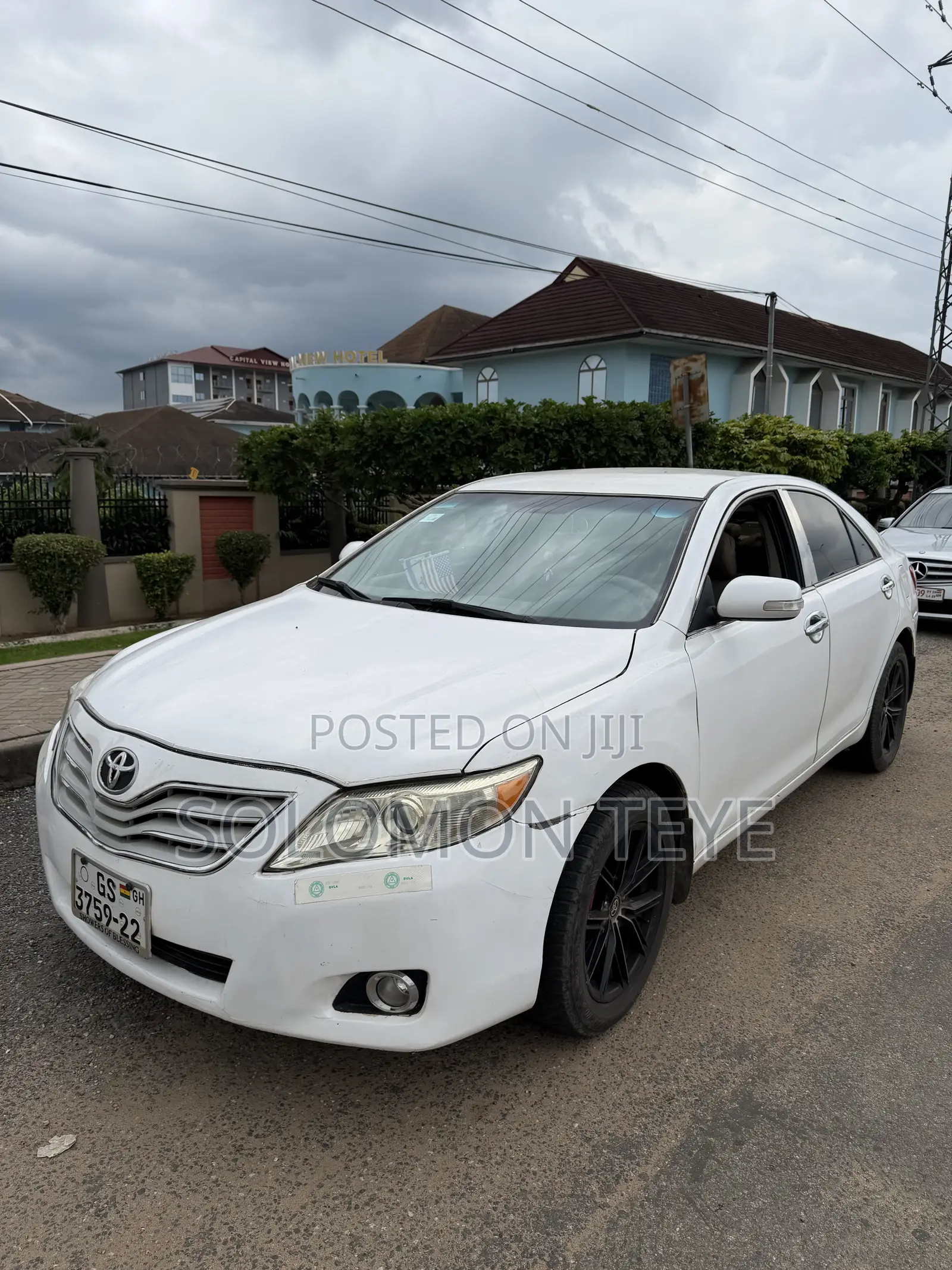 Toyota Camry LE 4dr Sedan (2.5L 4cyl 6A) 2011 White