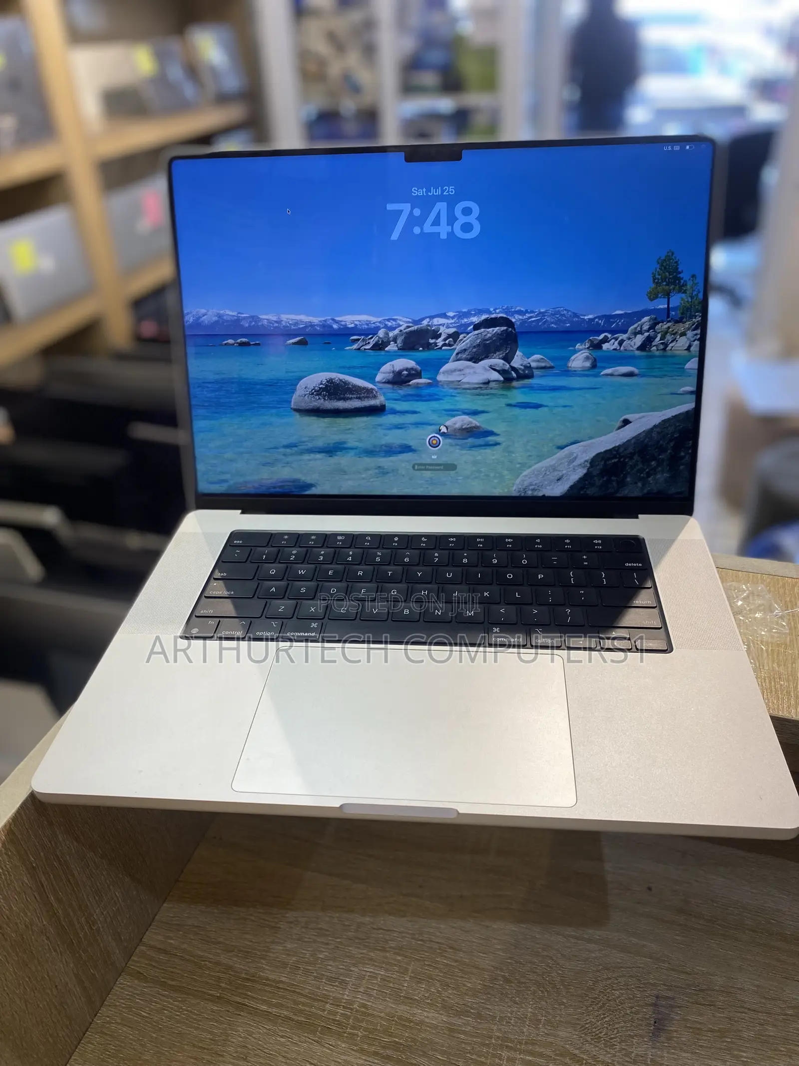 Laptop Apple MacBook Pro 2021 M1 32GB Apple M1 Pro SSD 1T