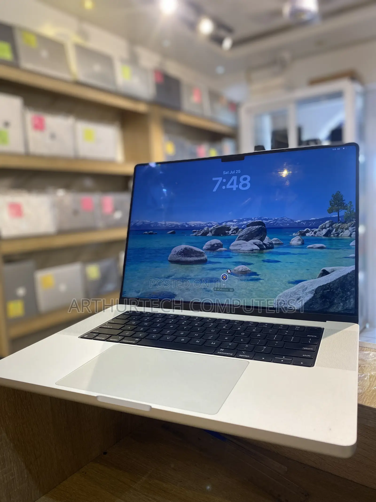 Laptop Apple MacBook Pro 2021 M1 32GB Apple M1 Pro SSD 1T