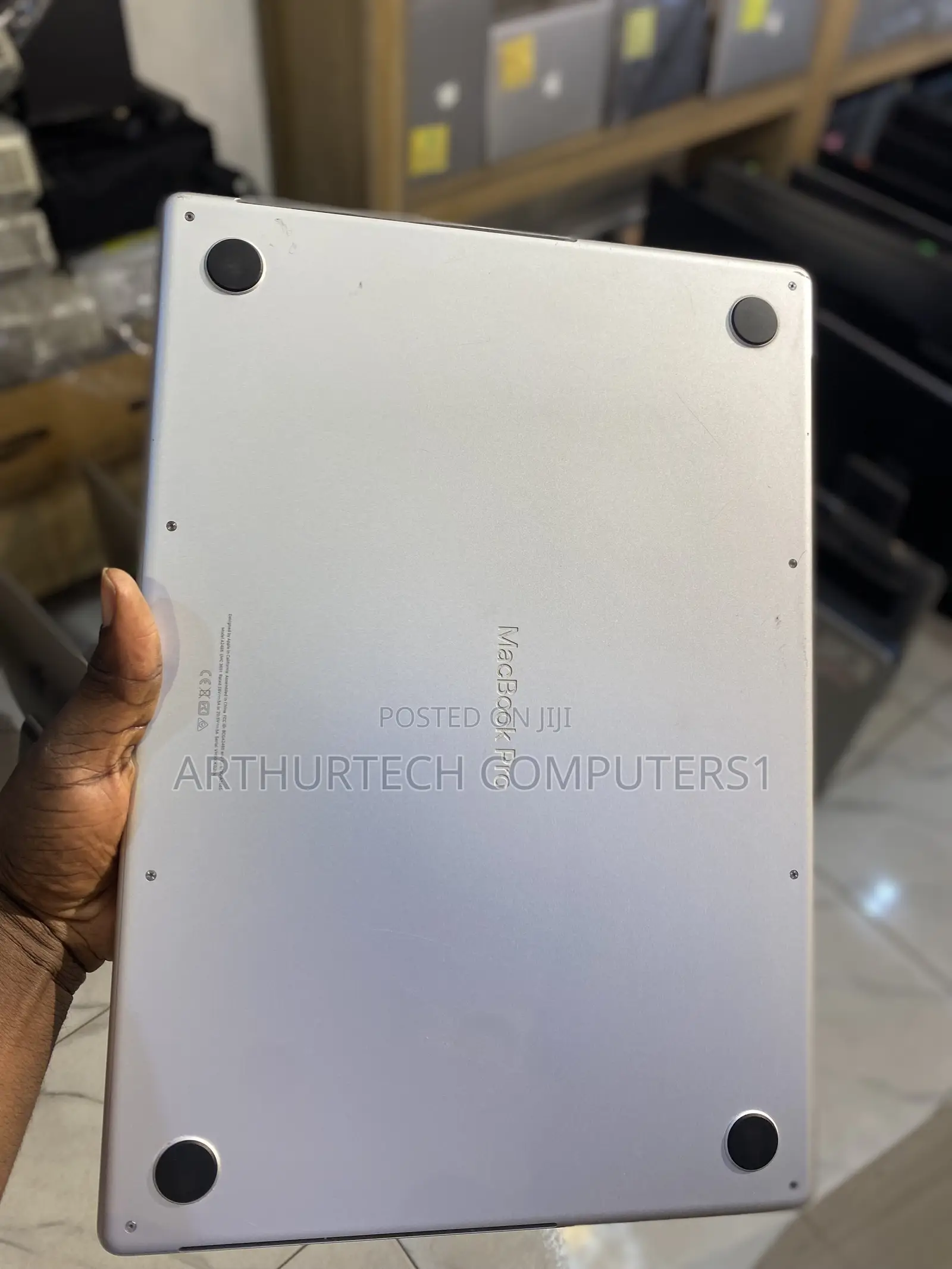 Laptop Apple MacBook Pro 2021 M1 32GB Apple M1 Pro SSD 1T