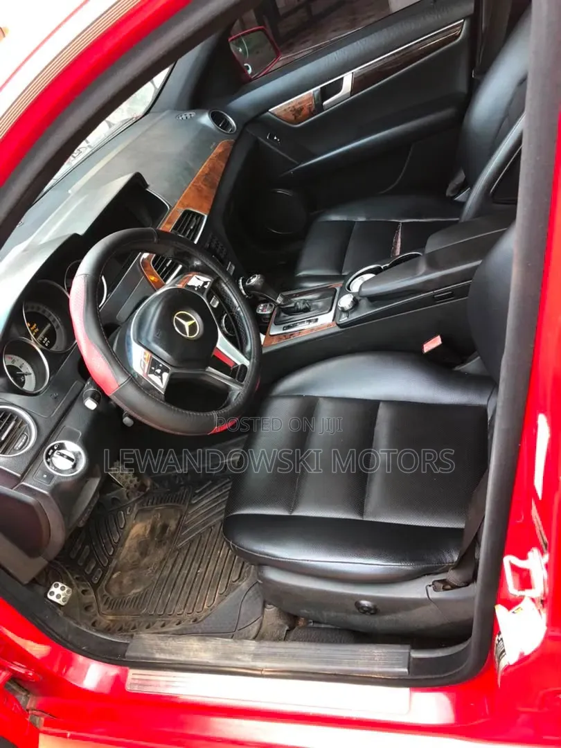 Mercedes-Benz C250 2013 Red