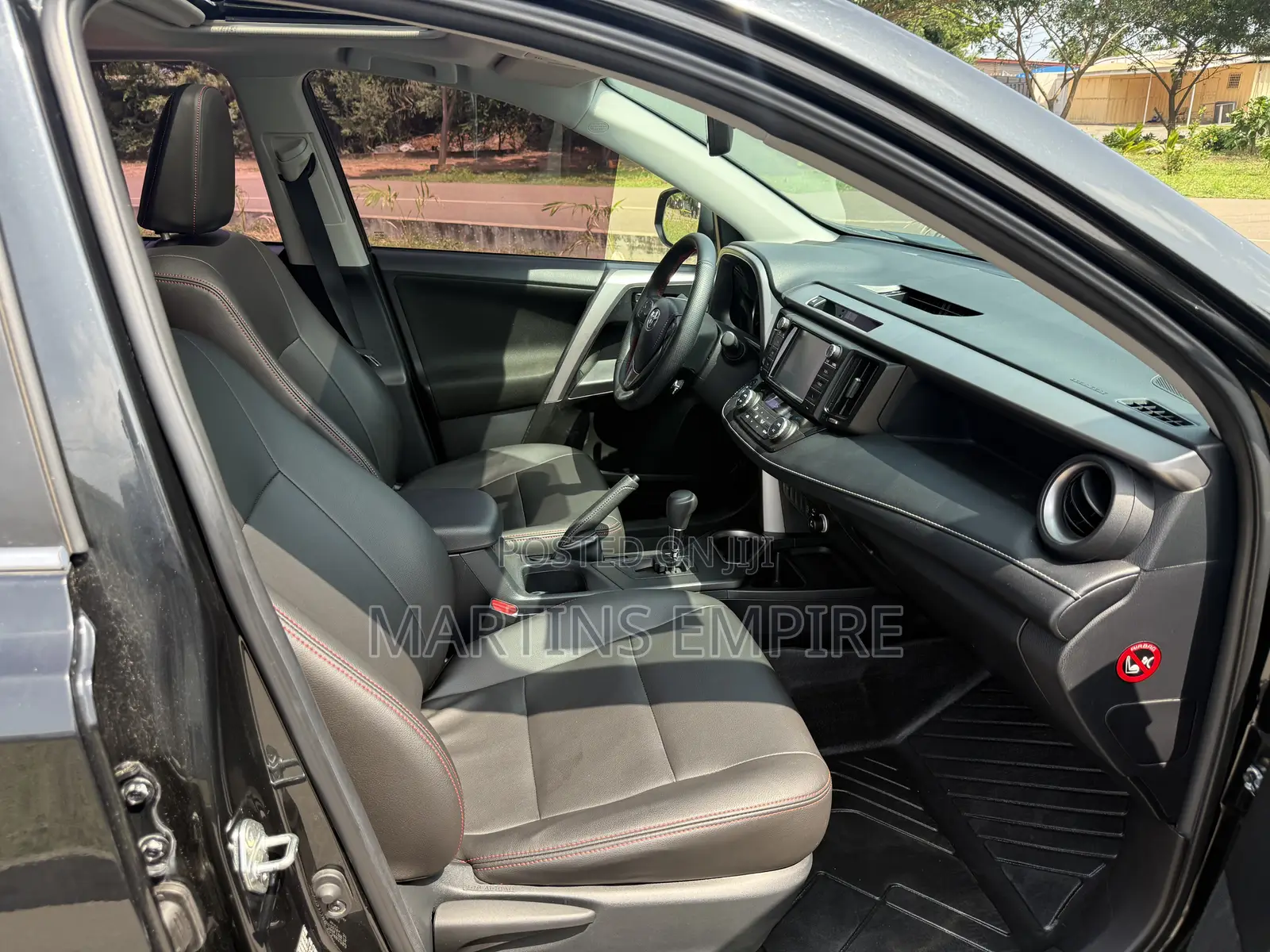 Toyota RAV4 XLE 4dr SUV (2.5L 4cyl 6A) 2018 Black