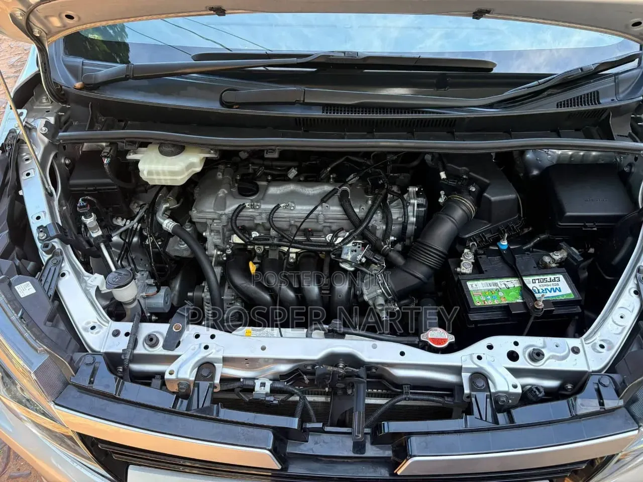 Toyota Voxy 2015 Silver