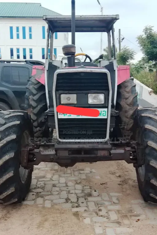 Tractor Massey Ferguson