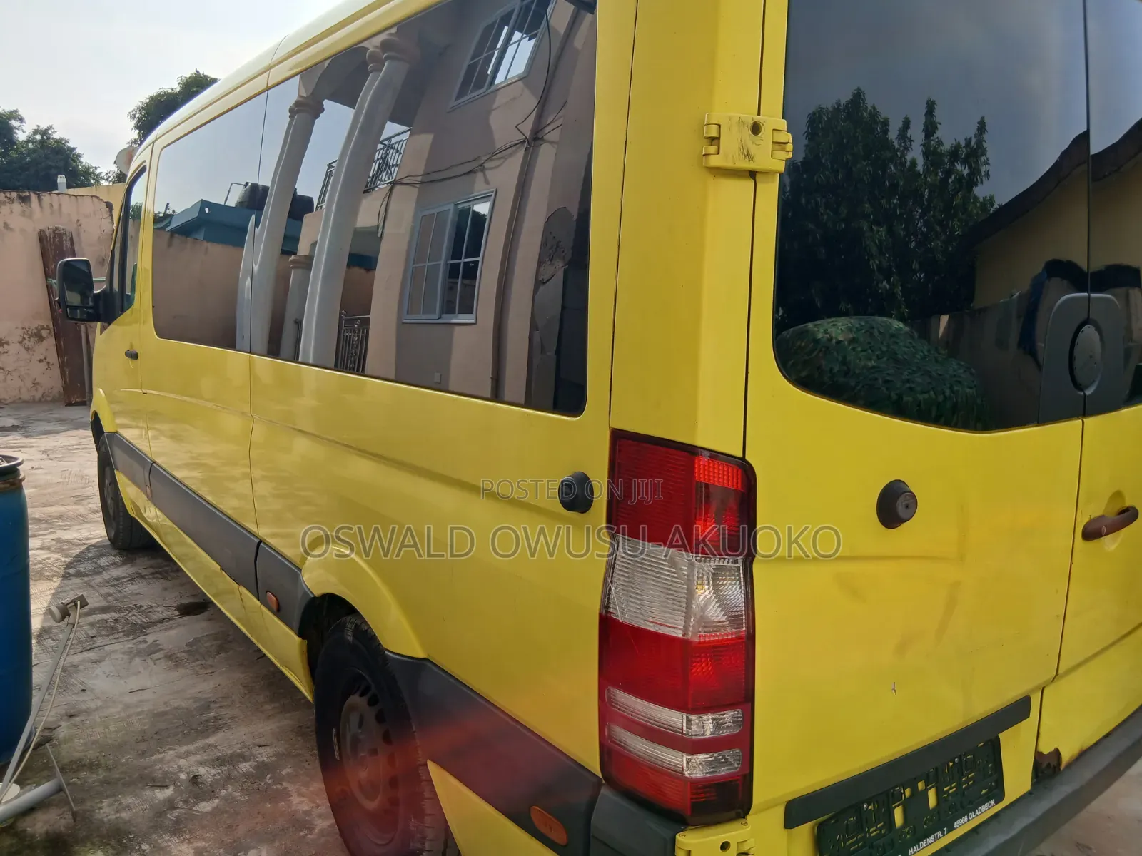 Mercedes-Benz Sprinter 2009 Yellow