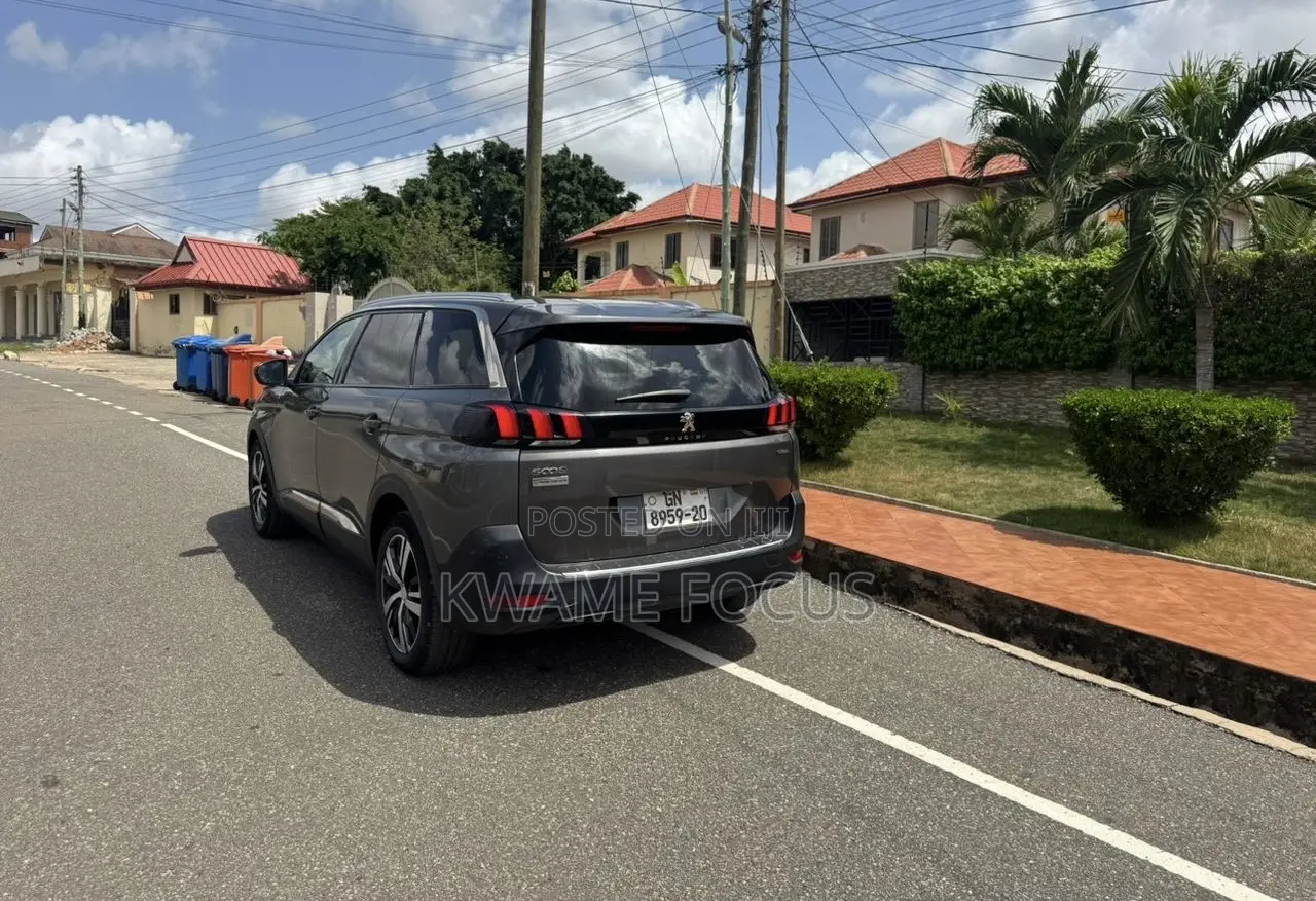 Peugeot 5008 1.2 PureTech 130 2020 Gray