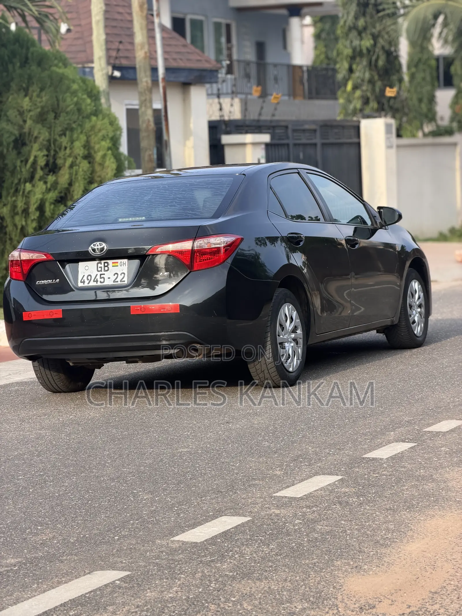 Toyota Corolla LE (1.8L 4cyl 2A) 2018 Black