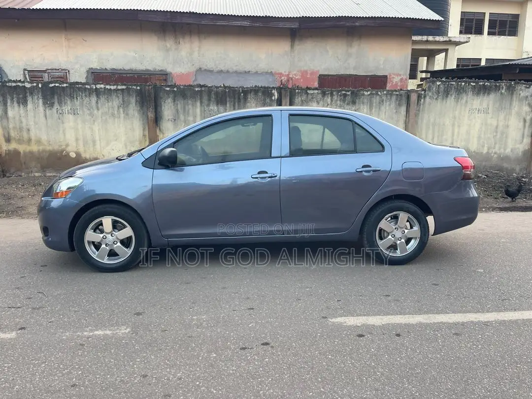 Toyota Yaris 2010 Blue
