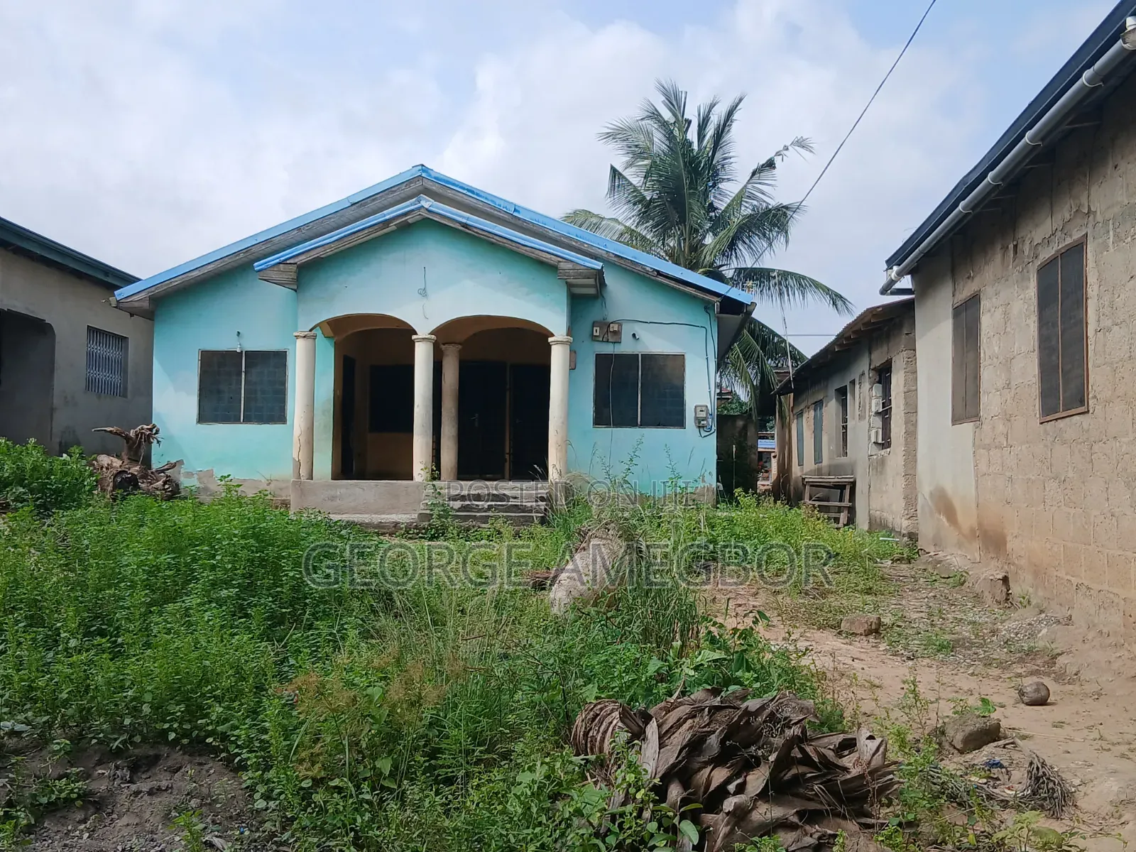 3bdrm House in Georges Estate, Assin South for sale