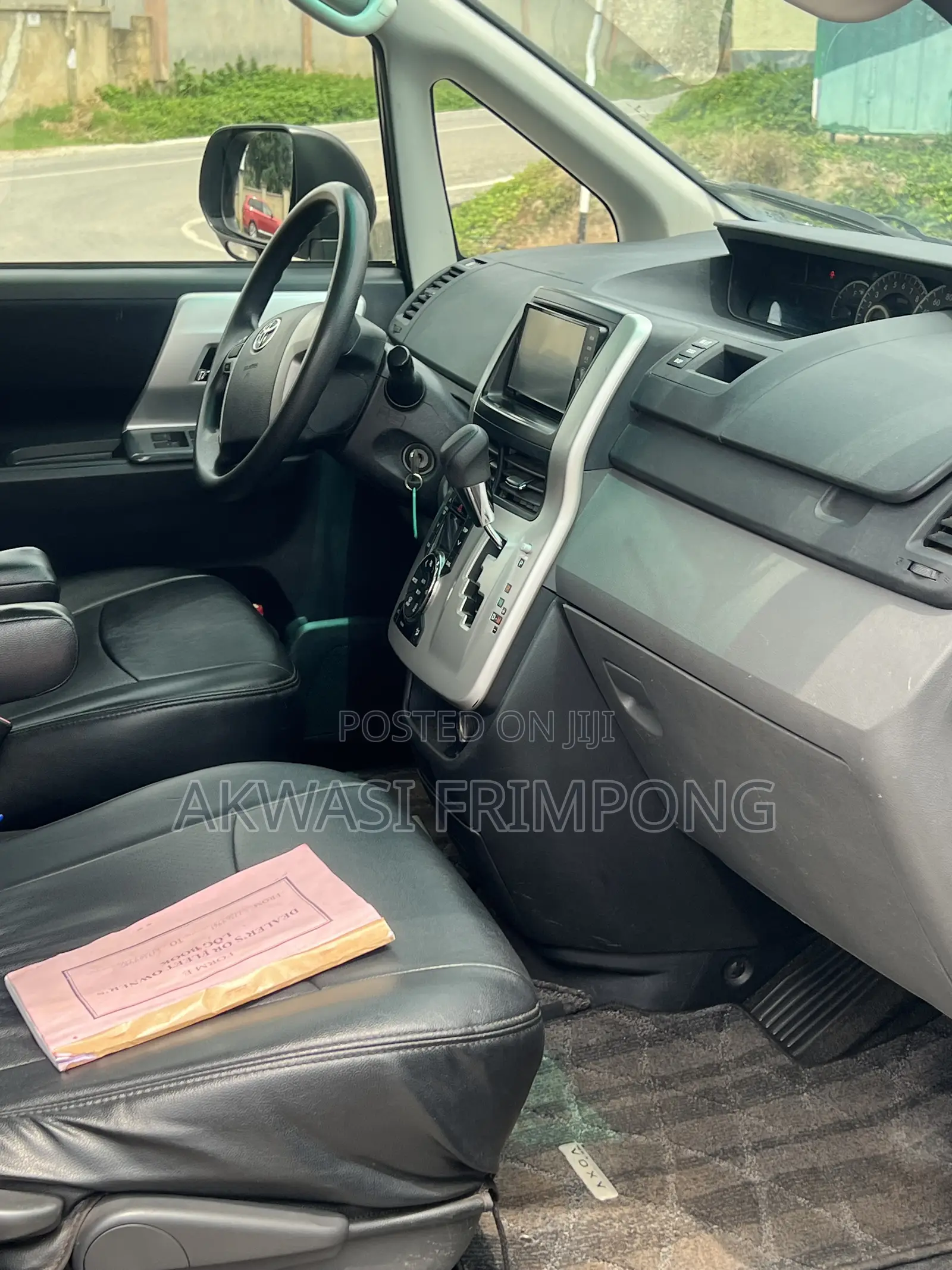 Toyota Voxy ZS 2WD 7-Seater 2012 Black