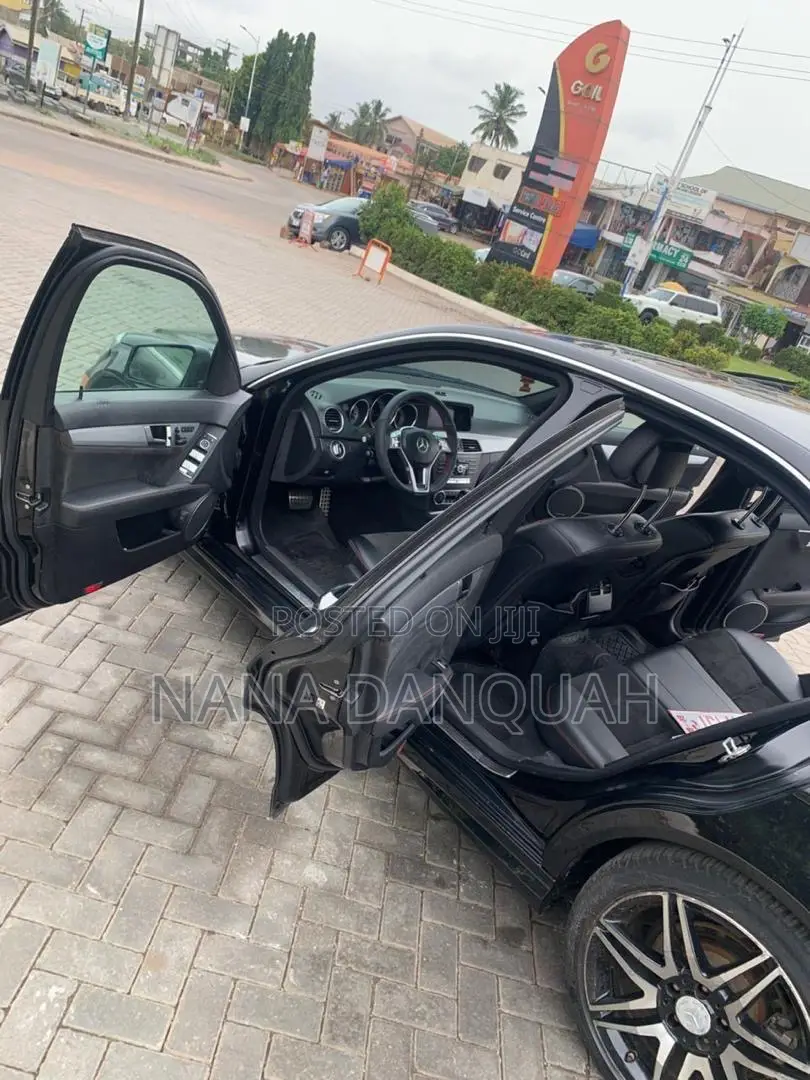 Mercedes-Benz C250 2015 Black