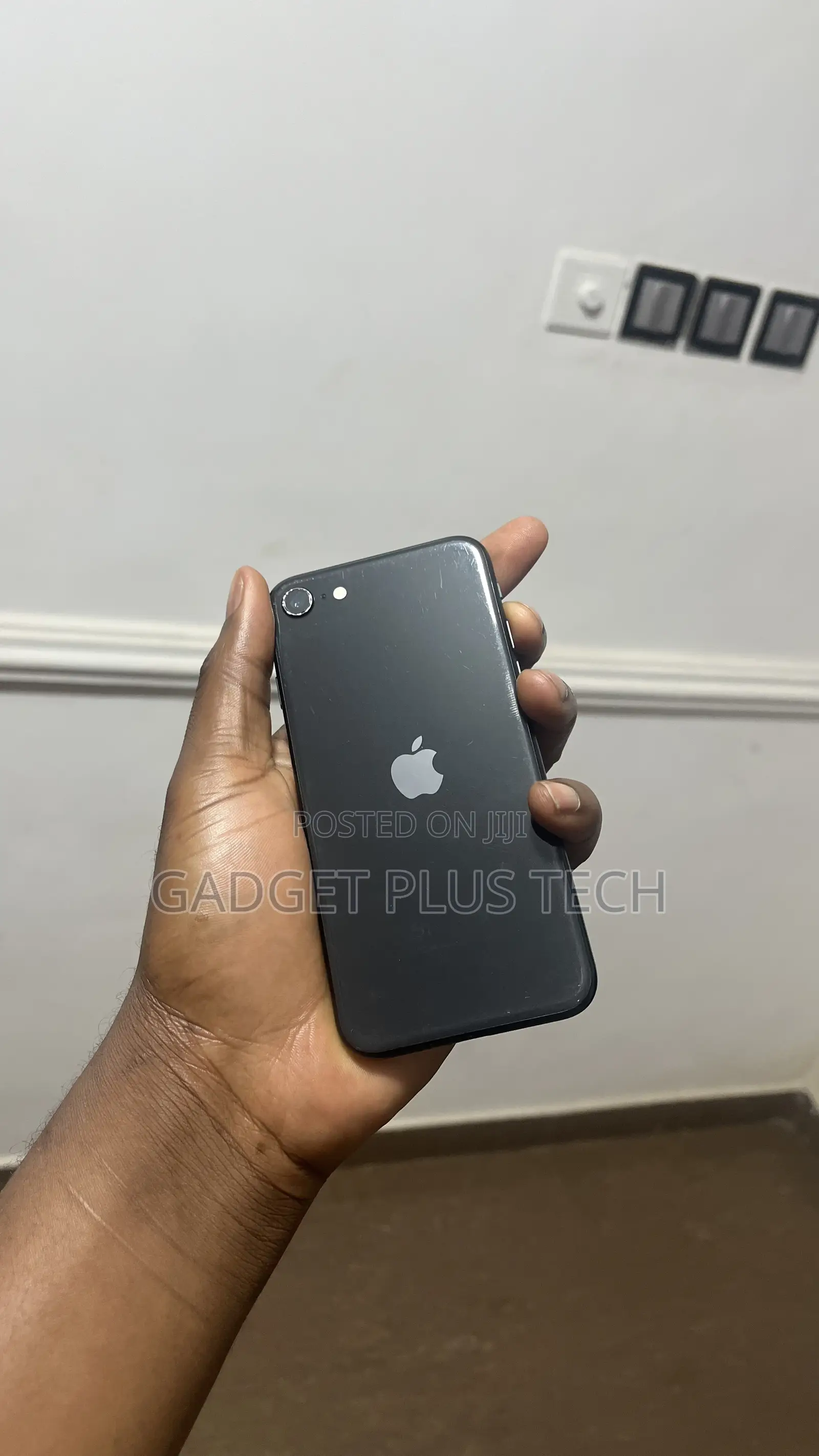 Apple iPhone SE (2020) 64 GB Black