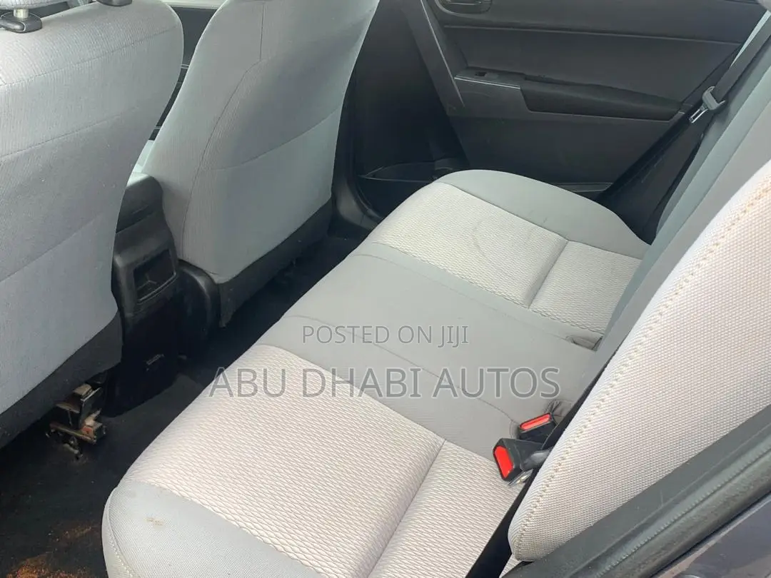 Toyota Corolla LE 4dr Sedan (1.8L 4cyl CVT) 2017 Gray