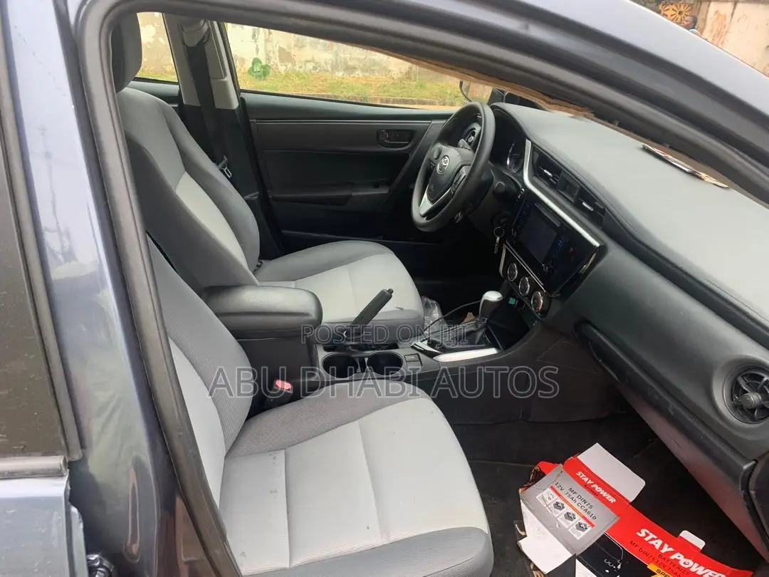 Toyota Corolla LE 4dr Sedan (1.8L 4cyl CVT) 2017 Gray