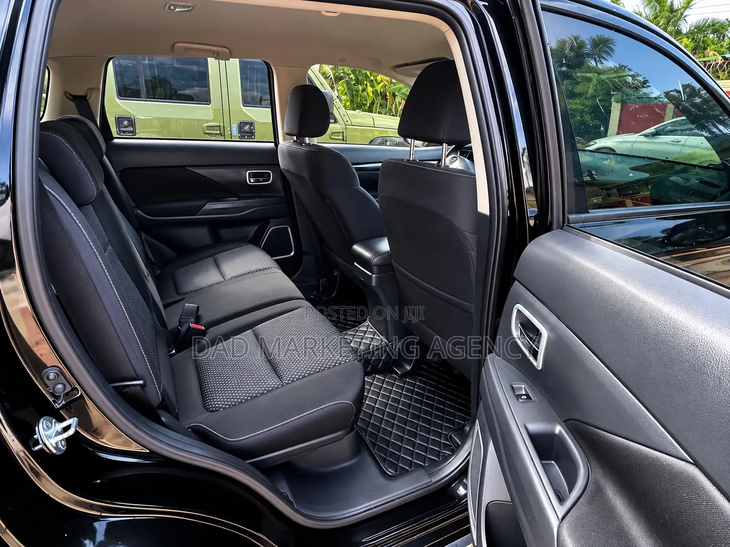 Mitsubishi Outlander 2022 Black