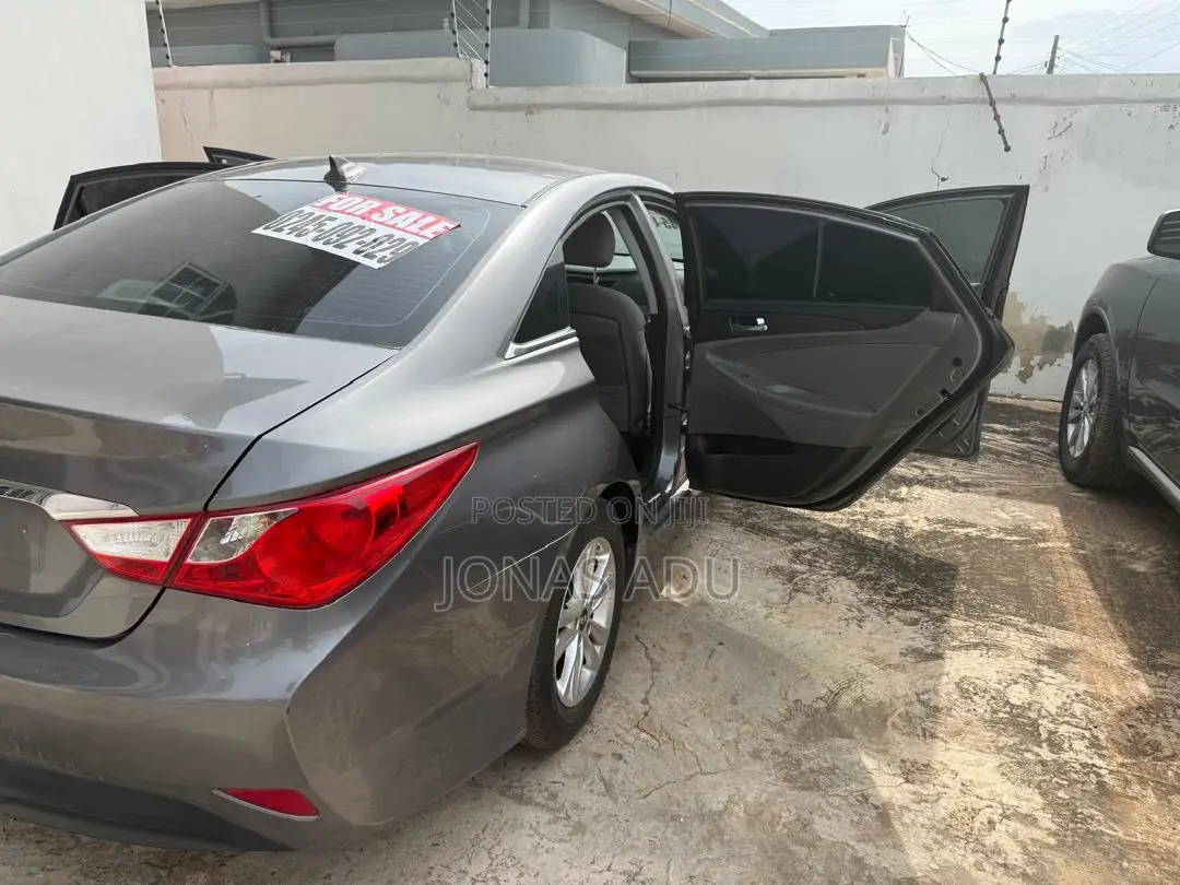 Hyundai Sonata SE 4dr Sedan (2.4L 4cyl 6A) 2014 Gray