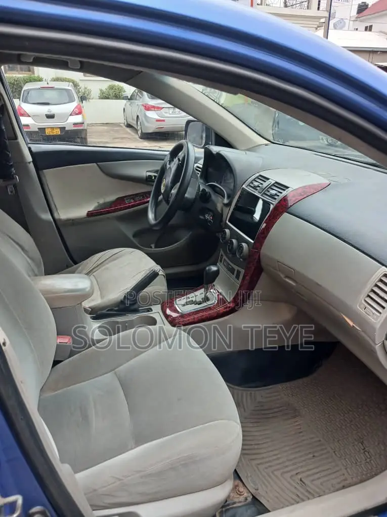 Toyota Corolla LE 4dr Sedan (1.8L 4cyl 4A) 2011 Blue