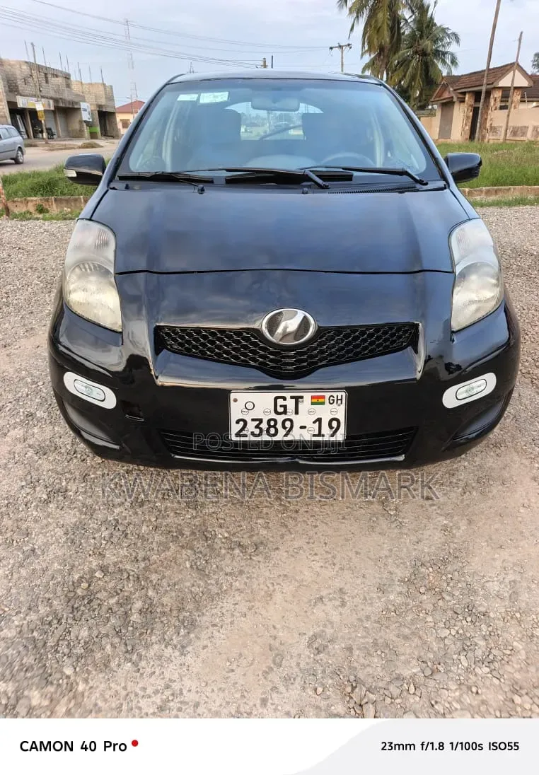 Toyota Vitz 2010 Black