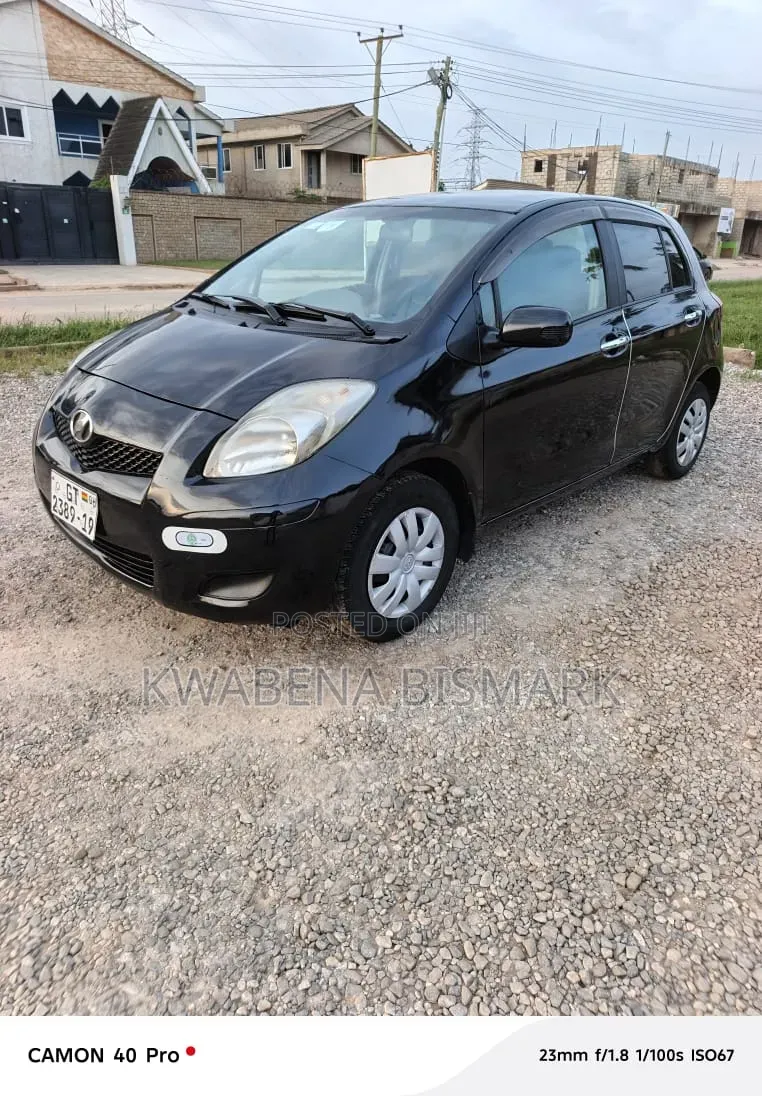 Toyota Vitz 2010 Black