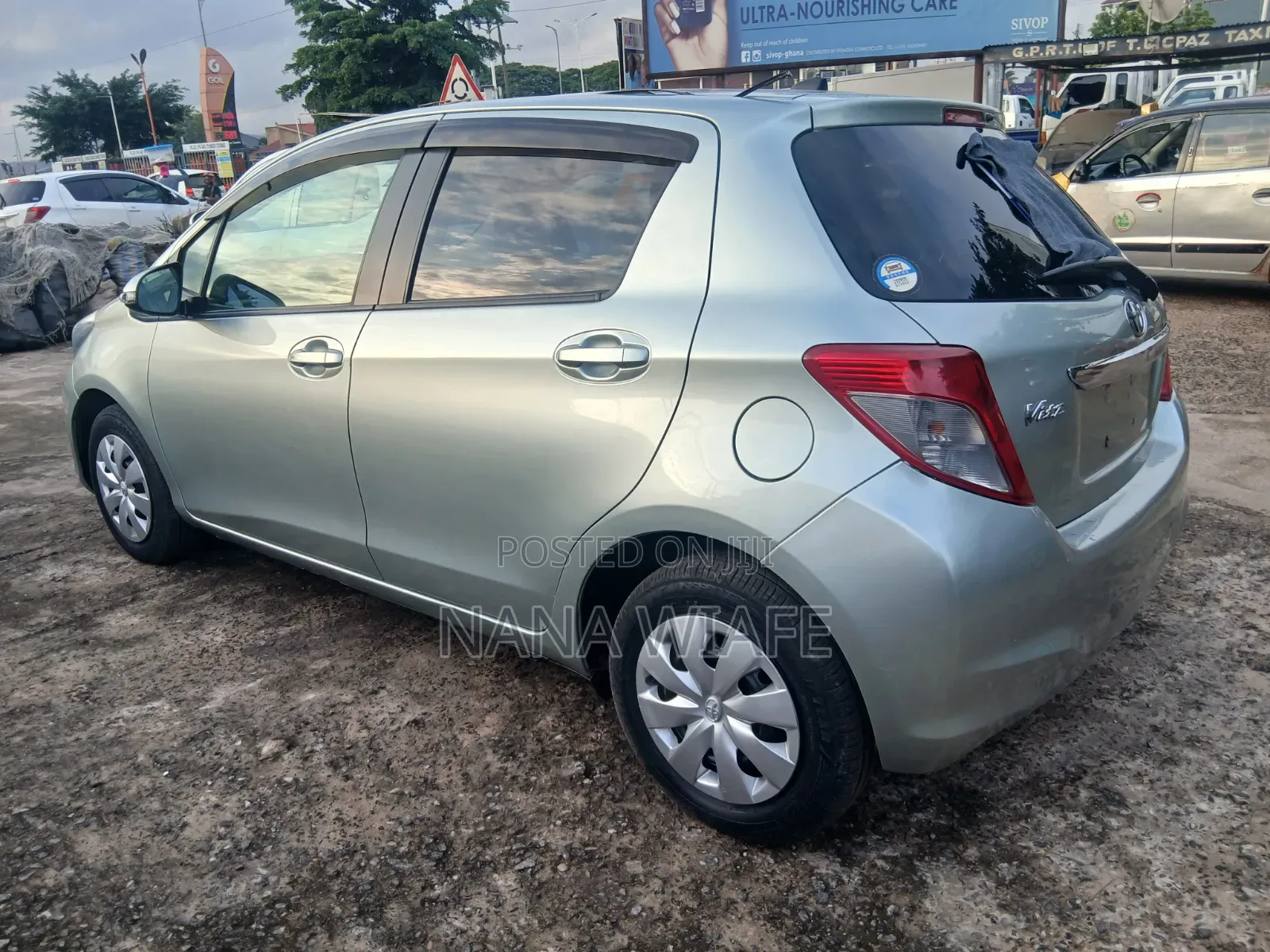 Toyota Vitz 1.0 FWD 5dr 2013 Gray