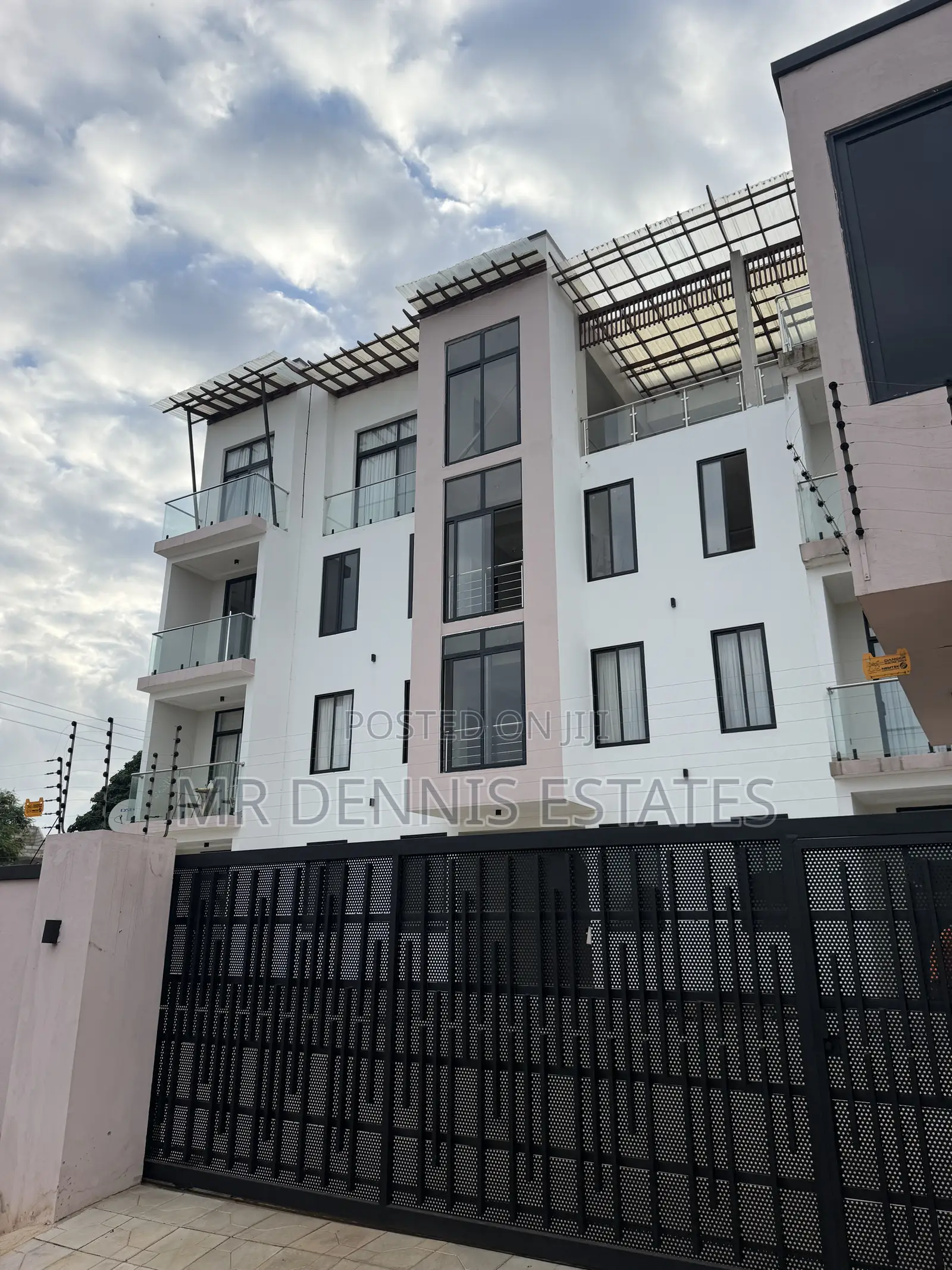 Furnished 2bdrm Apartment in East Airport, Tseaddo for sale