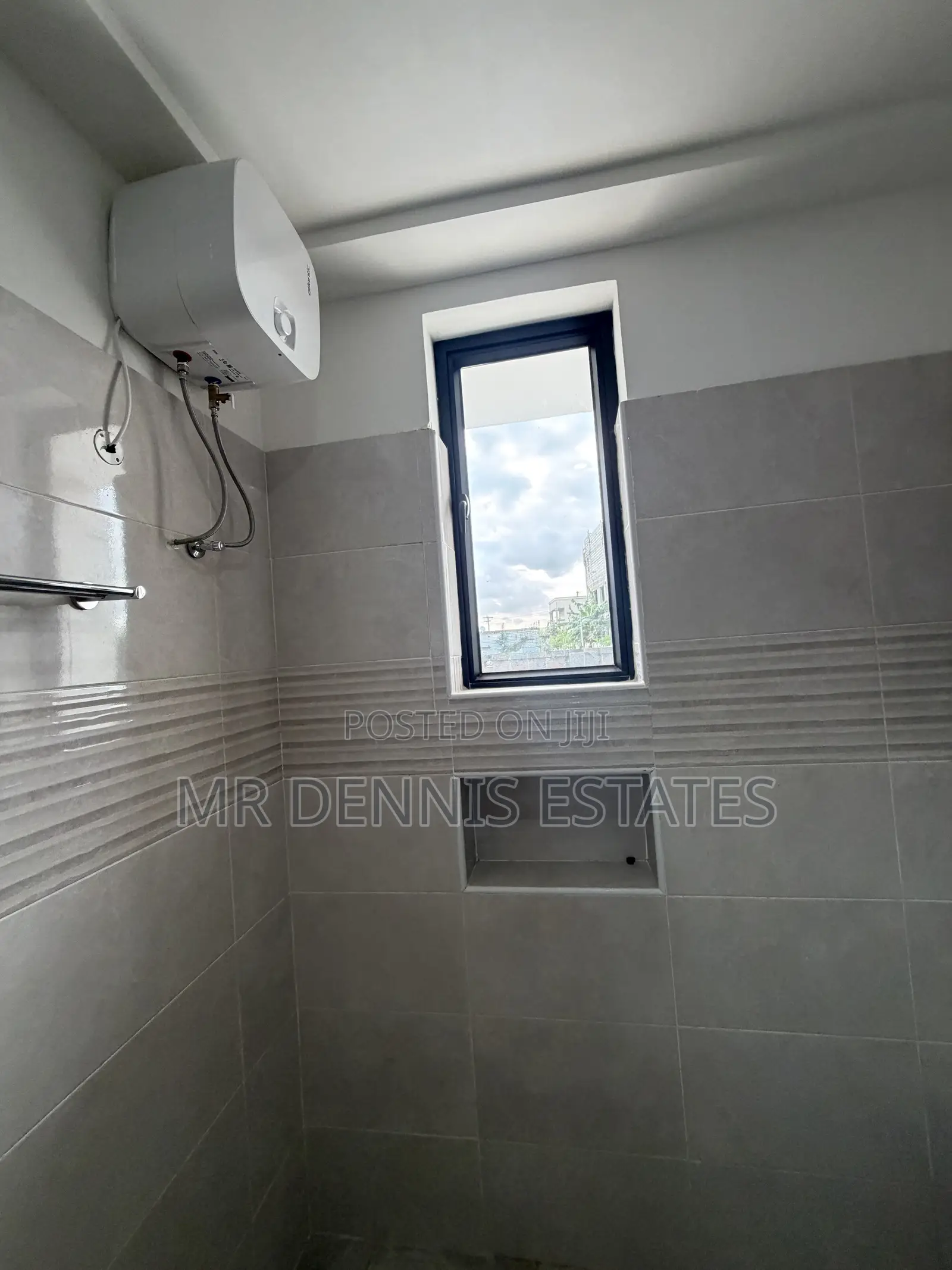 Furnished 2bdrm Apartment in East Airport, Tseaddo for sale