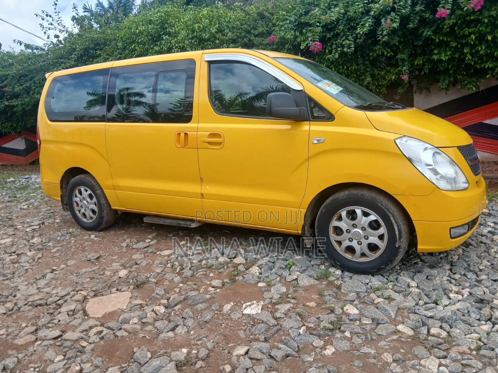 Hyundai Starex 2014 Yellow