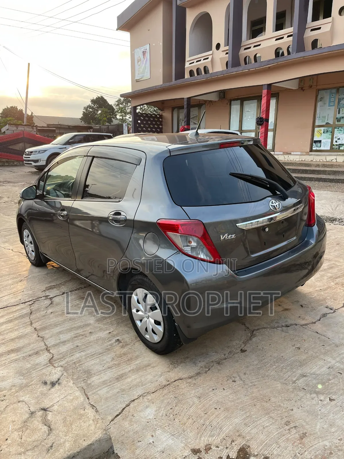 Toyota Vitz 2013 Gray