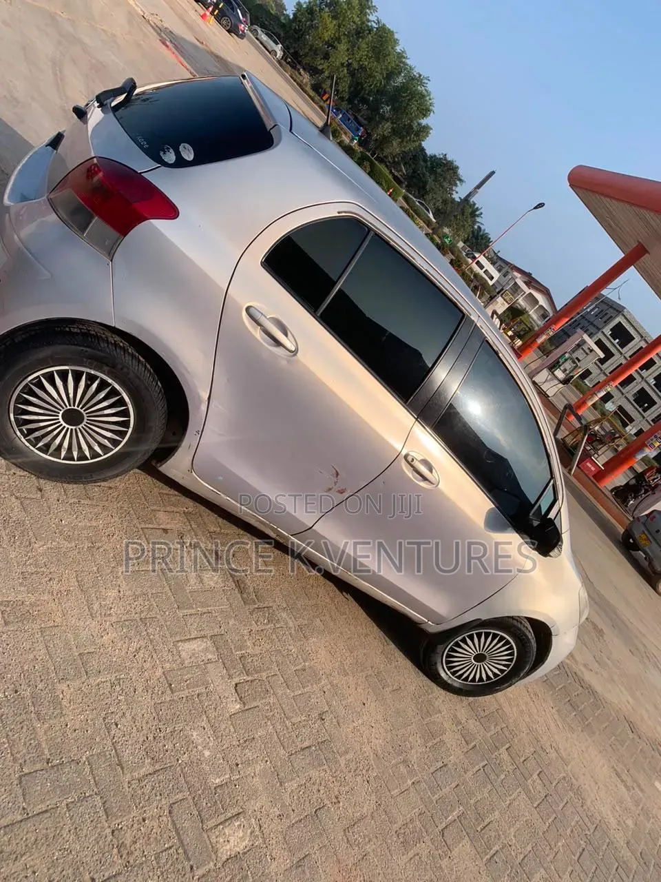 Toyota Vitz 1.0 FWD 3dr 2010 Silver
