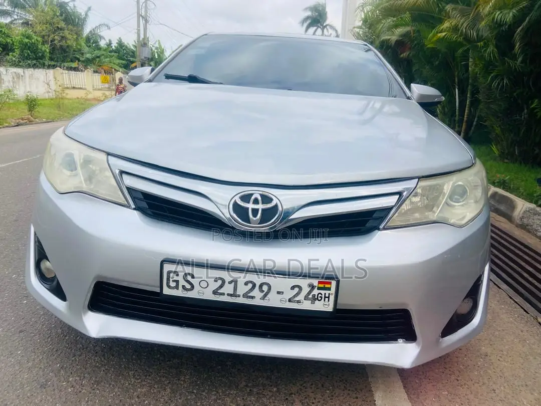 Toyota Camry LE 4dr Sedan (2.5L 4cyl 6A) 2014