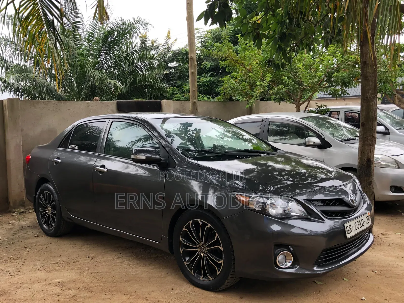 Toyota Corolla LE 4dr Sedan (1.8L 4cyl 4A) 2013 Gray