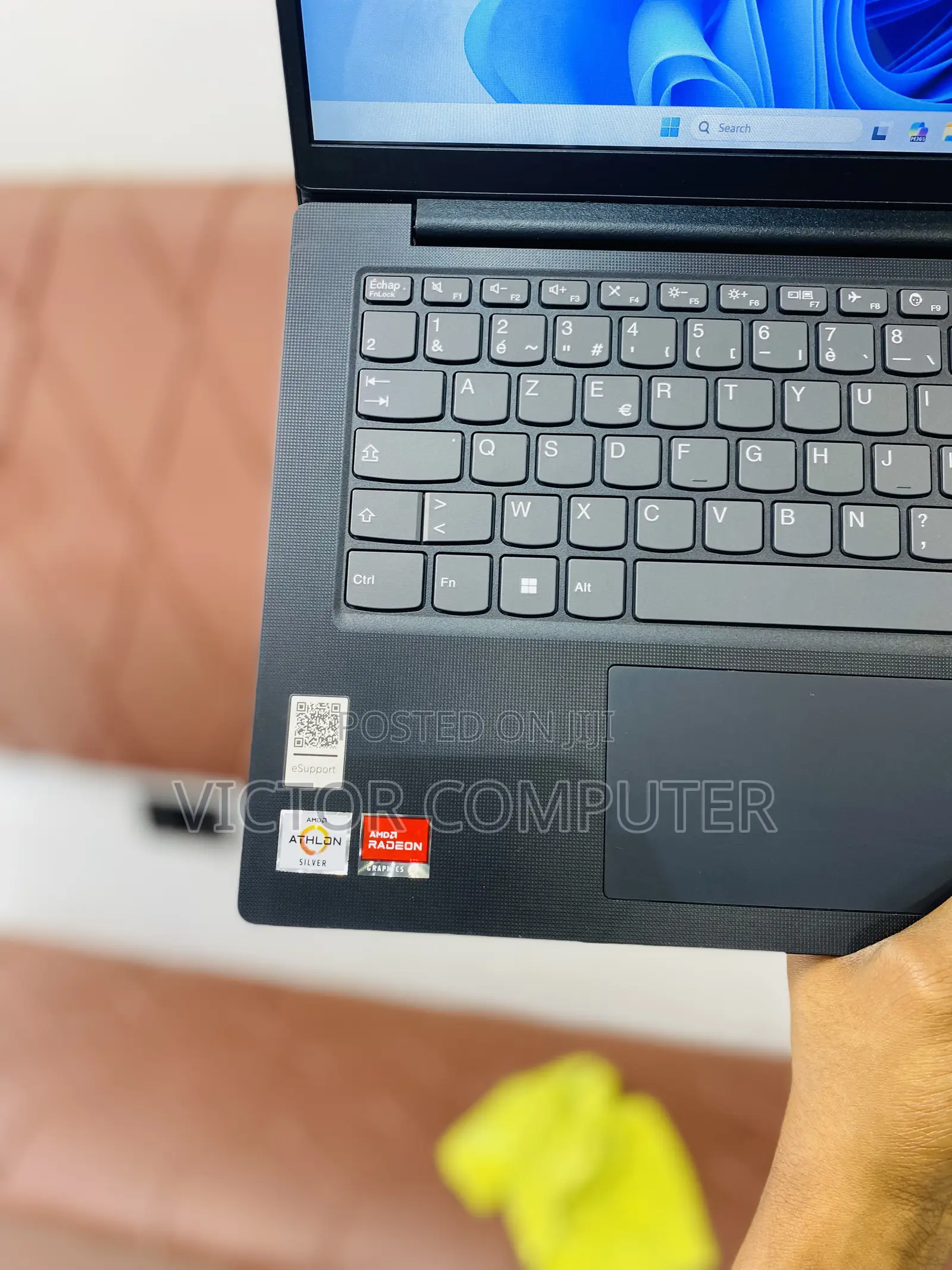 Laptop Lenovo V14 G4 IRU 8GB AMD SSD 128GB