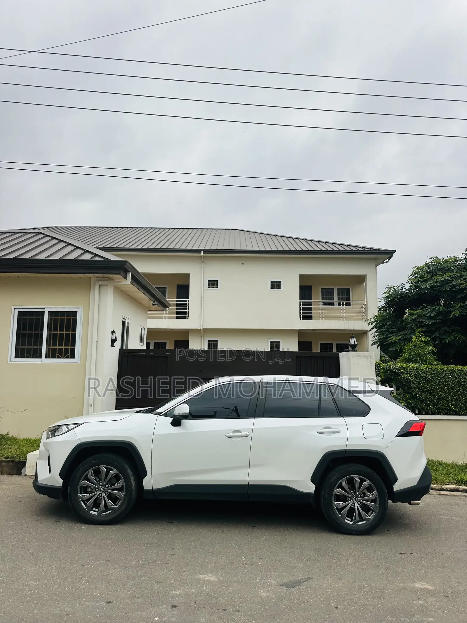 Toyota RAV4 XLE AWD 2023 White