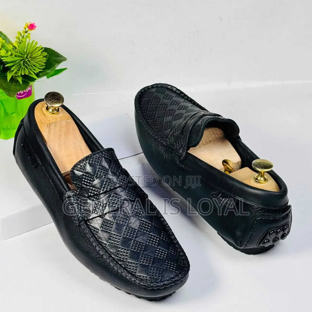 Simple Men’s Leather Clark’s Loafers