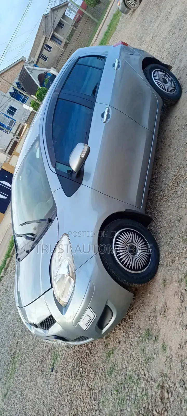 Toyota Vitz 1.3 FWD 5dr 2010 Gray