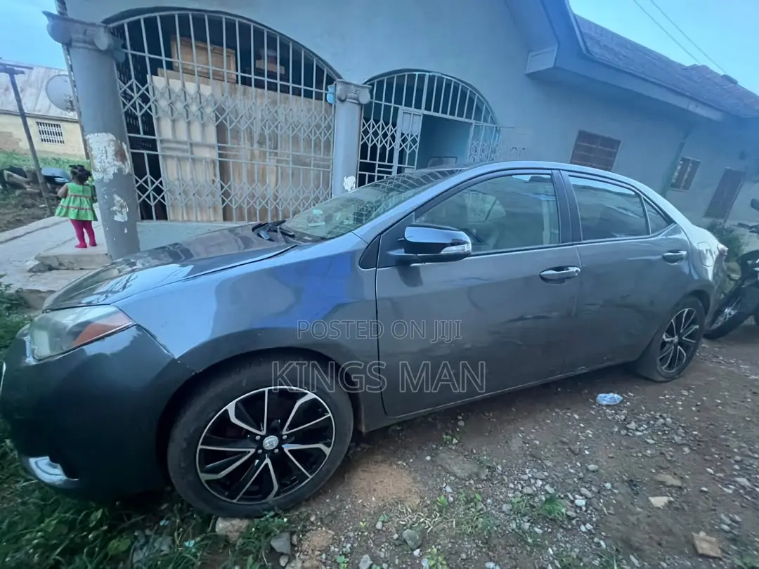 Toyota Corolla LE 4dr Sedan (1.8L 4cyl CVT) 2016 Gray