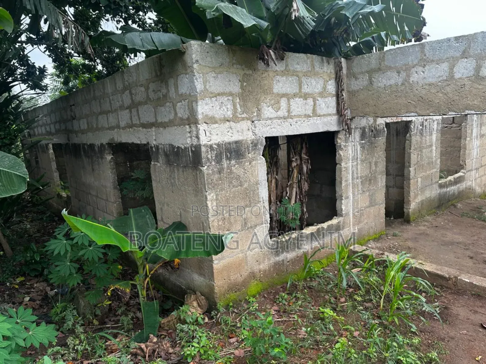 5bdrm Bungalow in Kwabre for sale