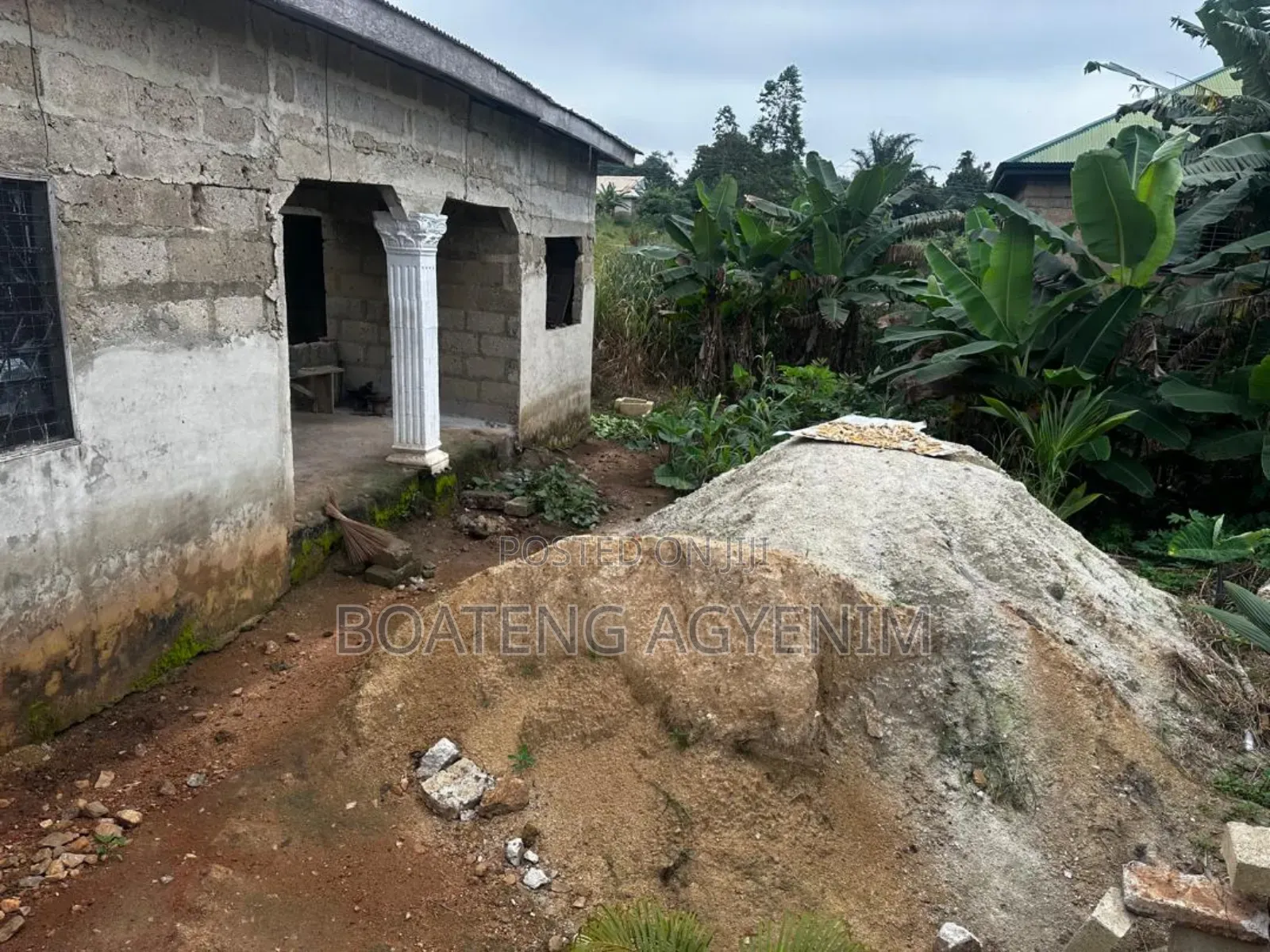5bdrm Bungalow in Kwabre for sale