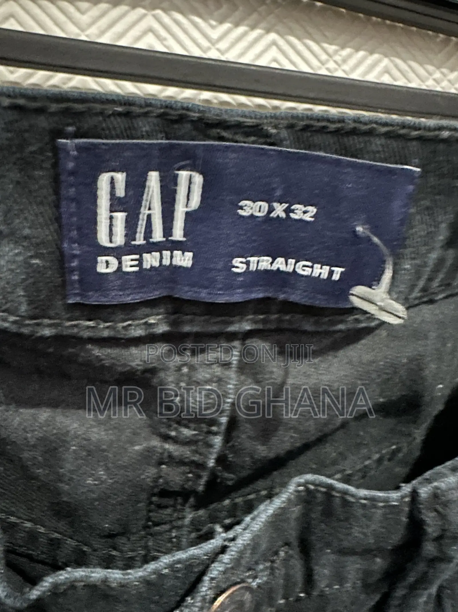 GAP Men’s Black Straight-Leg Jeans – 30W × 32L