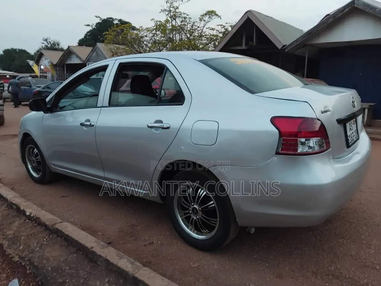Toyota Yaris 2011 Silver