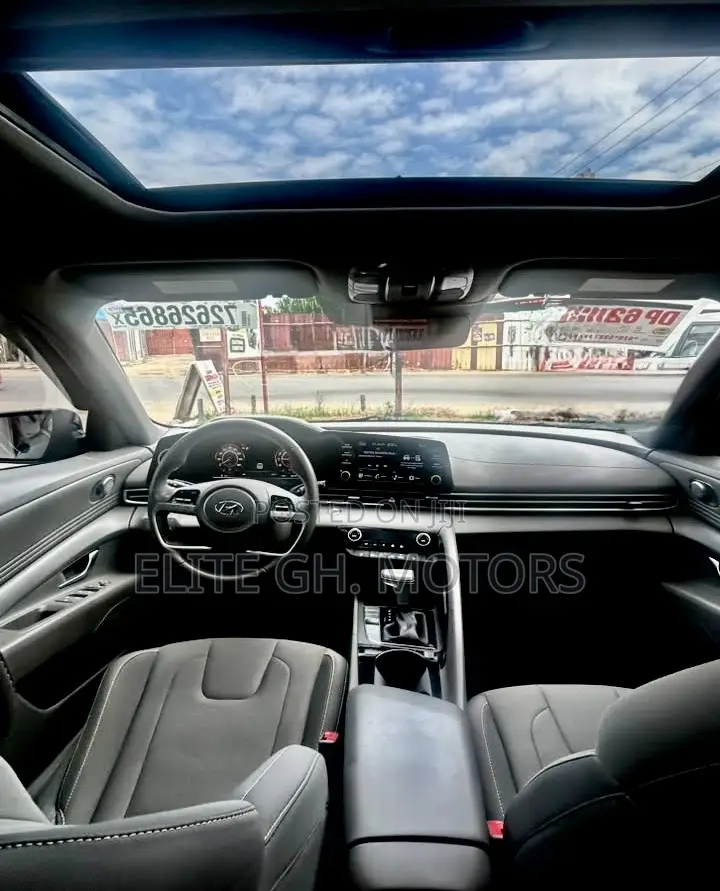 Hyundai Elantra 2022 Blue