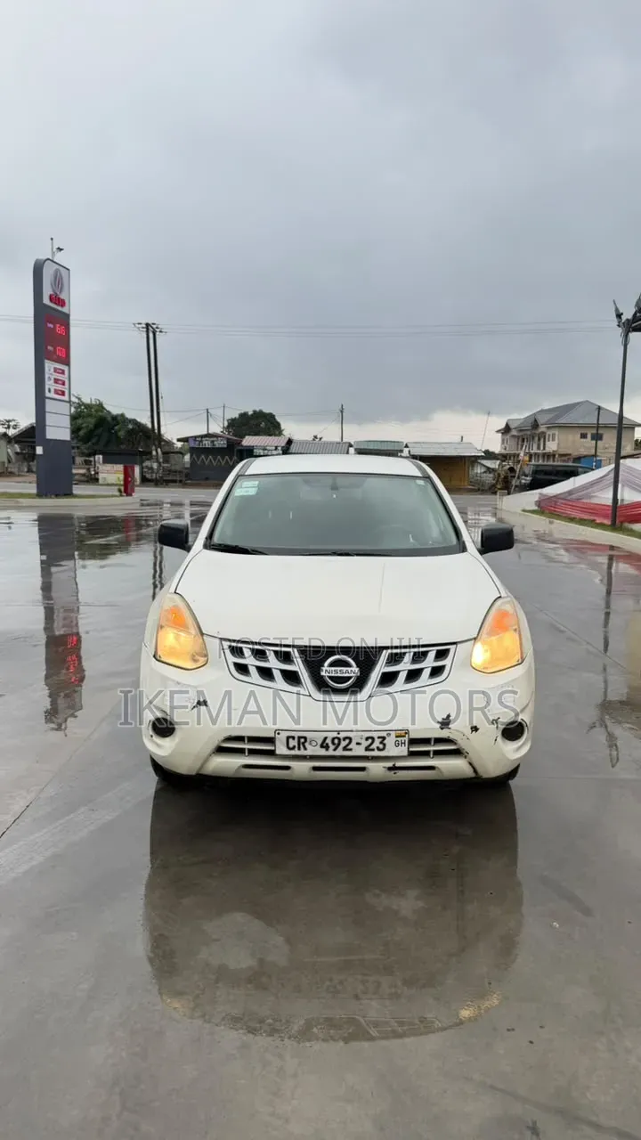 Nissan Rogue 2011 White