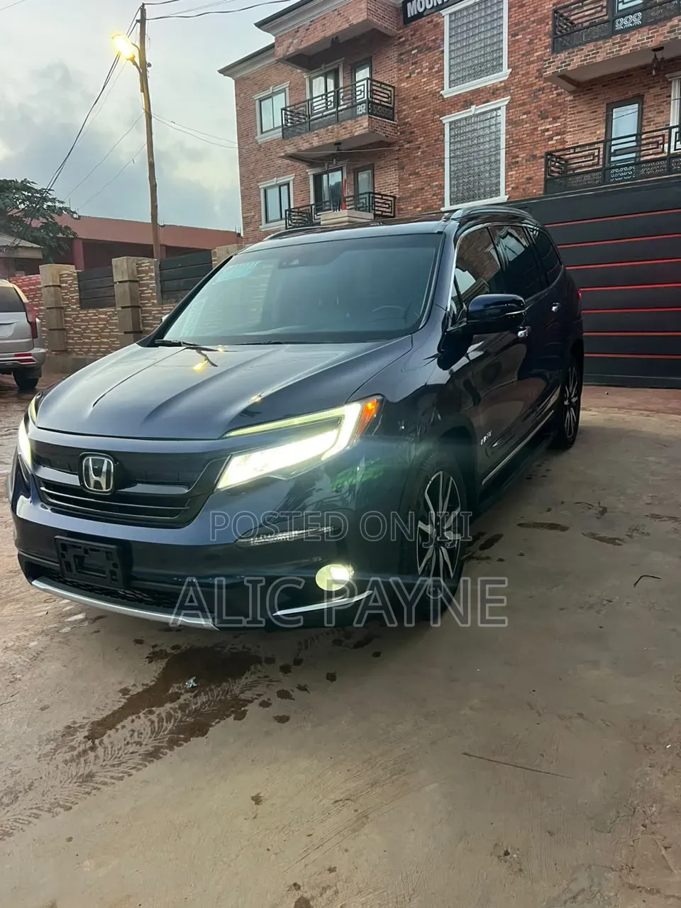 Honda Pilot Touring 8 Passenger AWD 2020 Blue
