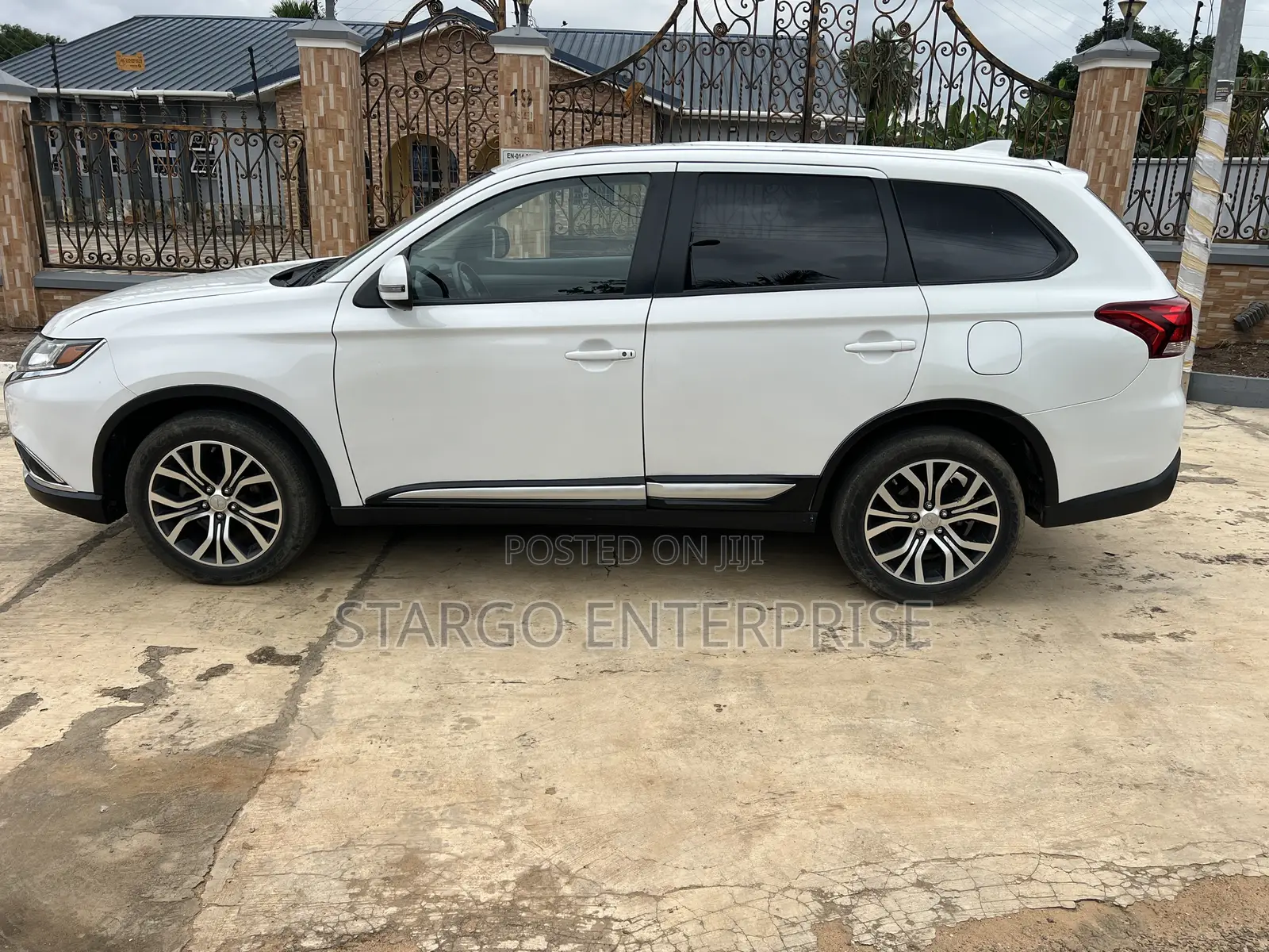 Mitsubishi Outlander SEL AWC 2017 White
