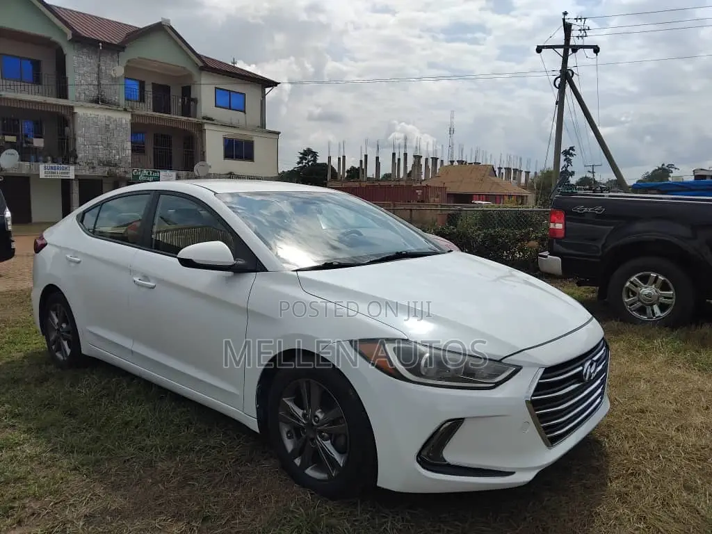 Hyundai Elantra ECO Sedan FWD (1.4L 4cyl 7A) 2017 White