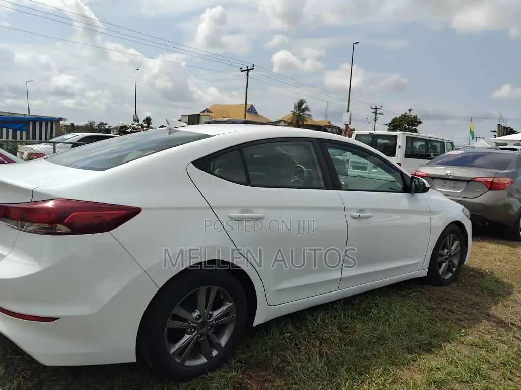 Hyundai Elantra ECO Sedan FWD (1.4L 4cyl 7A) 2017 White